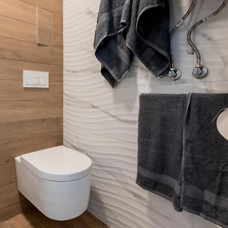 Bright One Bedroom With Parking Space Апартаменты Варна