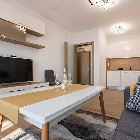 Bright One Bedroom With Parking Space